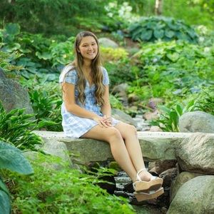 Meet your Posher, Alexis